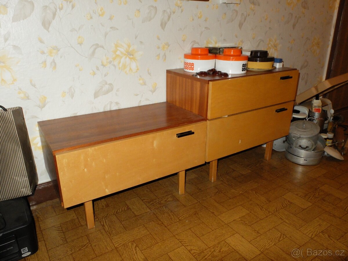 Retro starožitné skříňky 60.léta 2 kusy