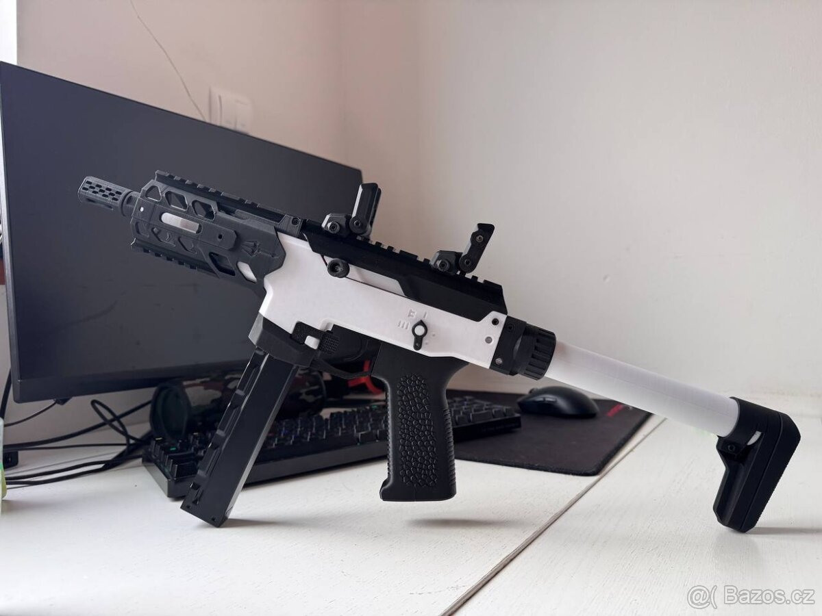 zakázková airsoftová zbraň