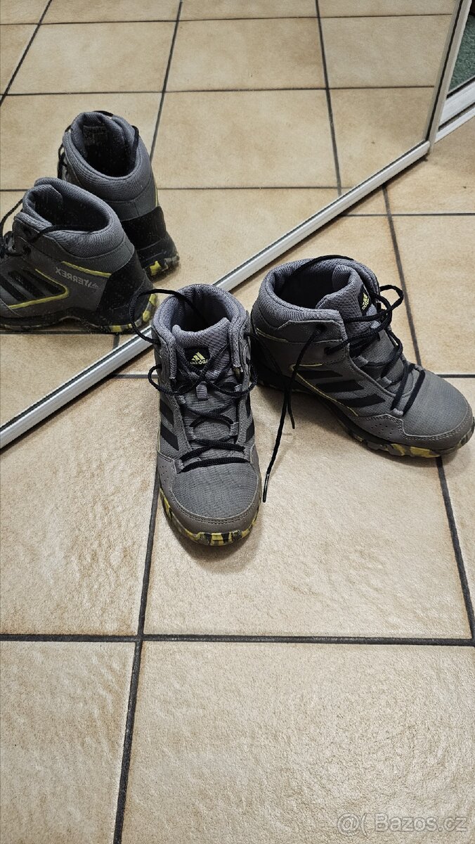 Kotníčkové boty zn. ADIDAS TERREX HYPERHIKER, vel. 33