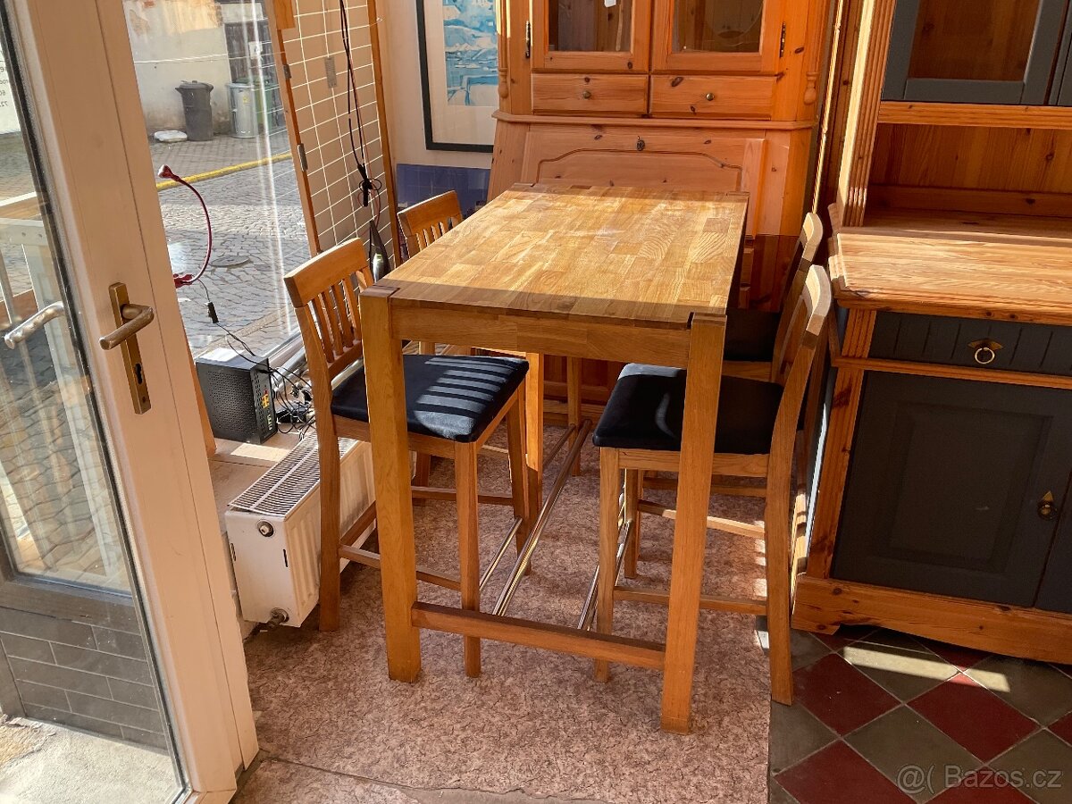 Zvýšený dubový stůl 4 židle