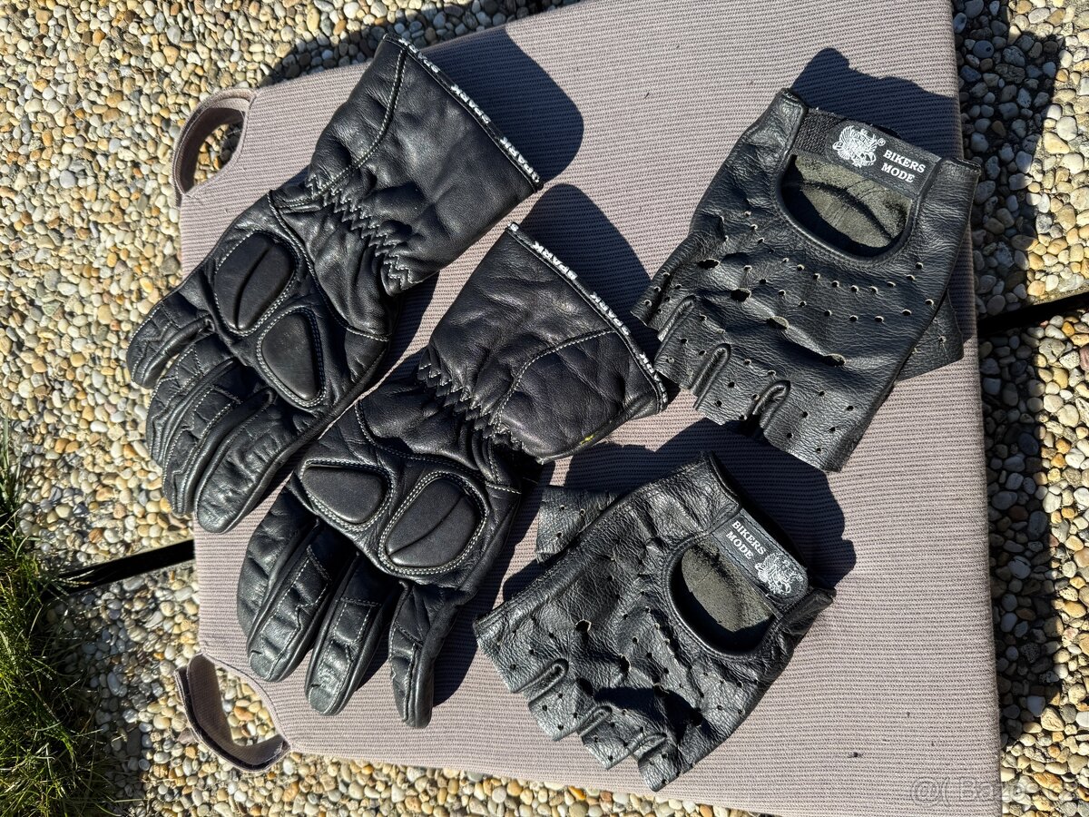 Kožené motorkářské rukavice.