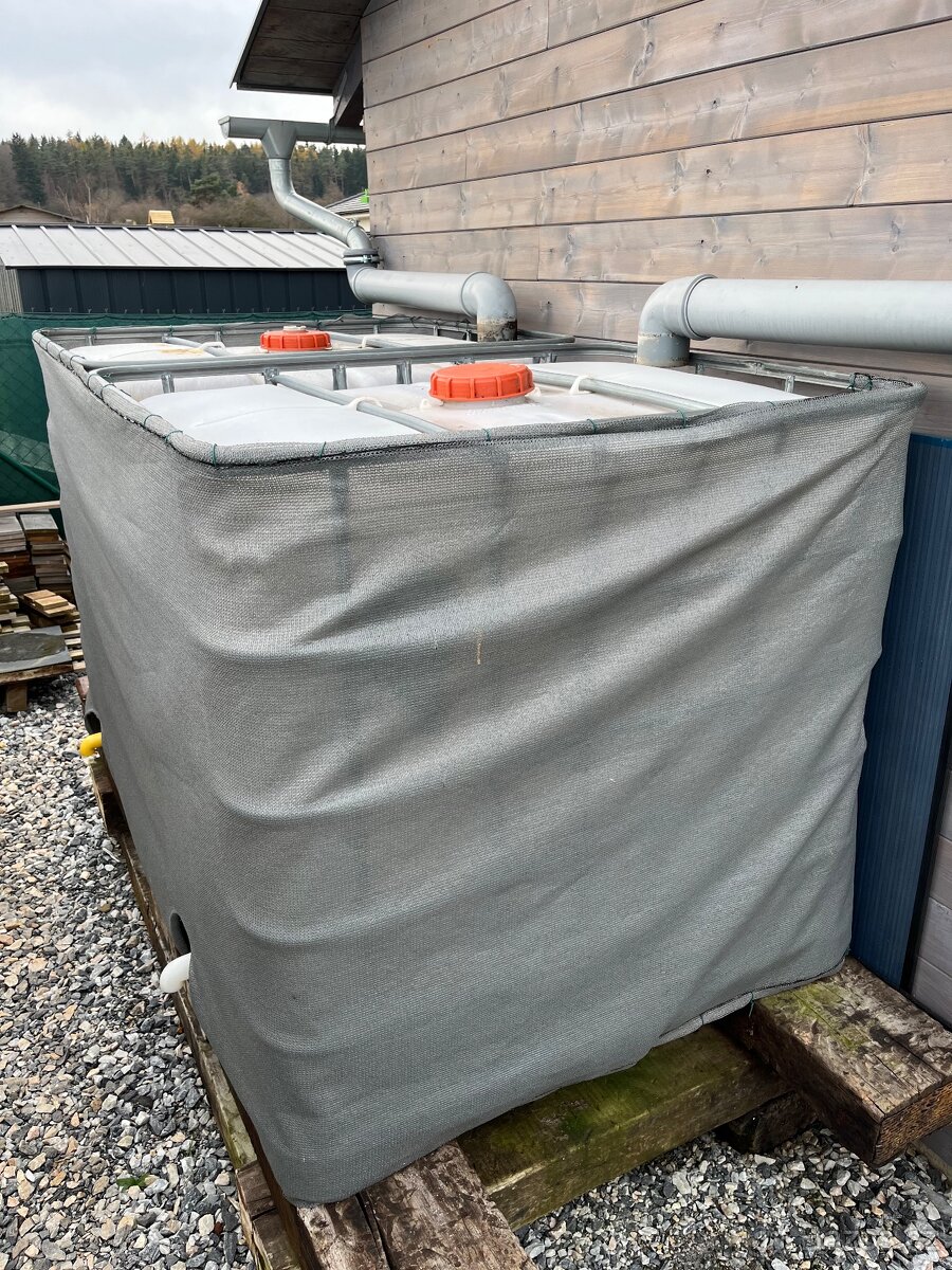 Nádrž na vodu 1000l