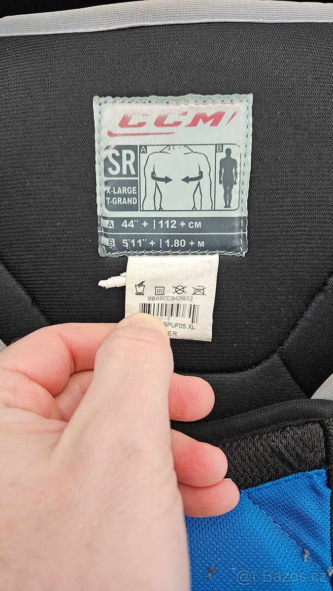 Hokejová výstroj pro hráče na postavu L, cca 175cm s taškou