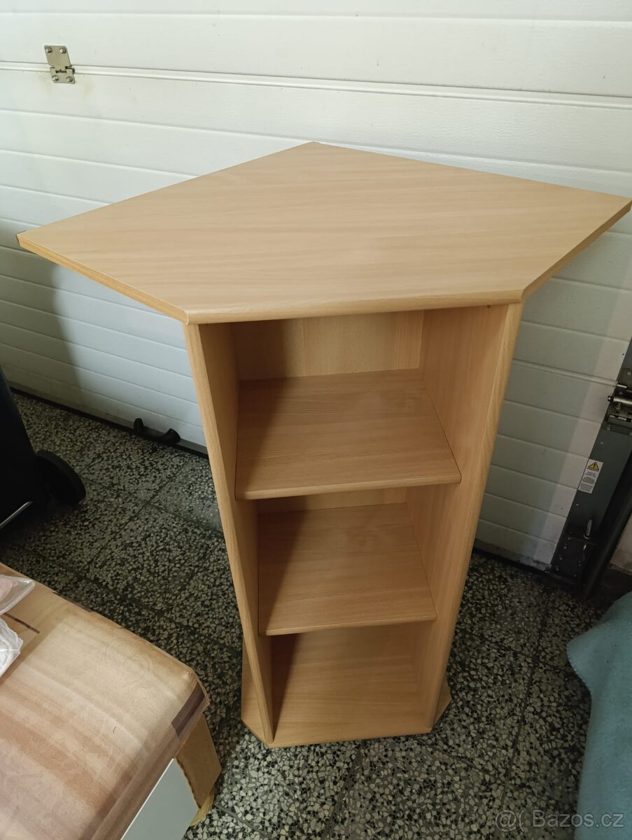 Rohová skříňka