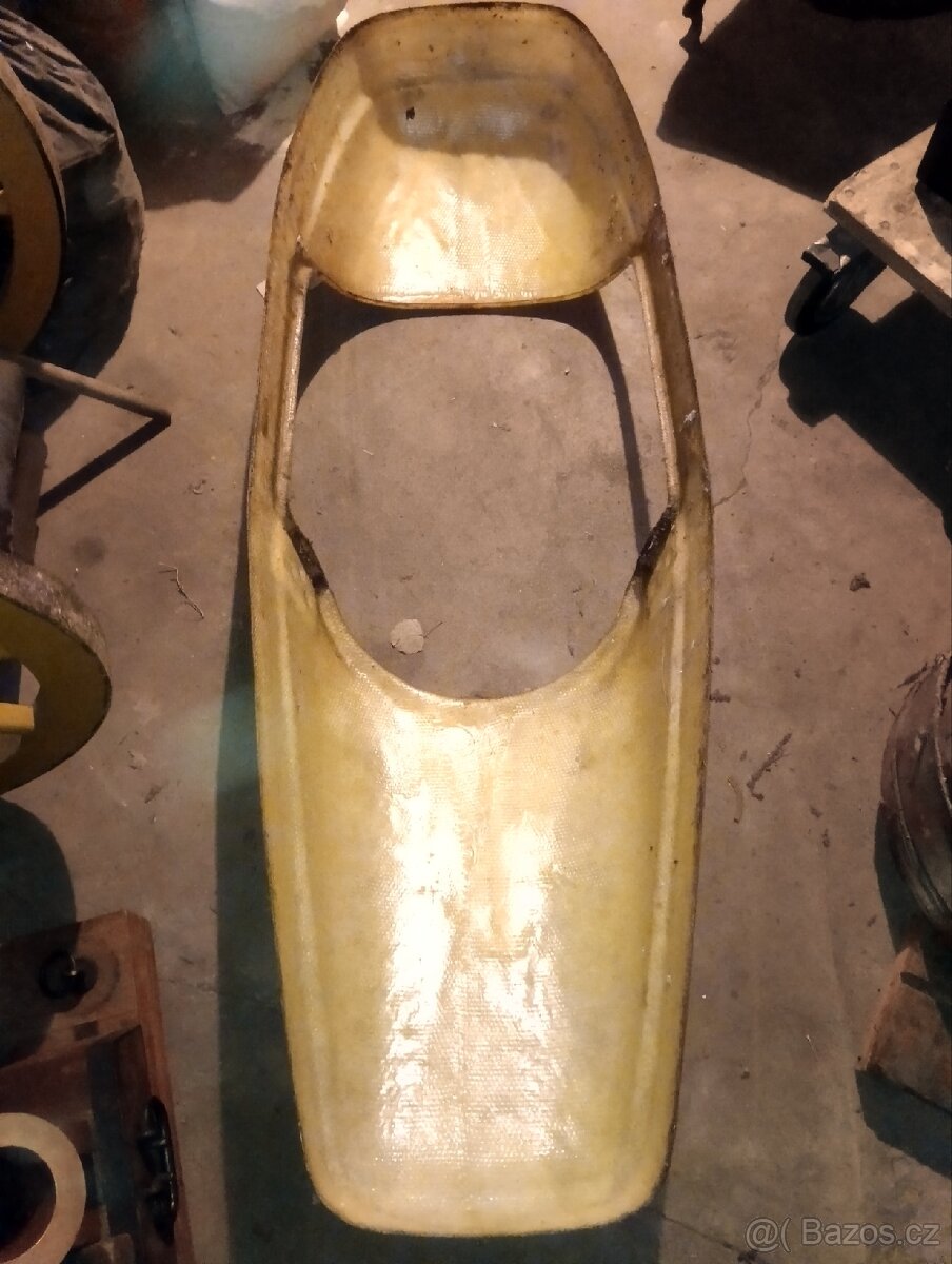 Skořepina vrchního dílu na sidecar Velorex