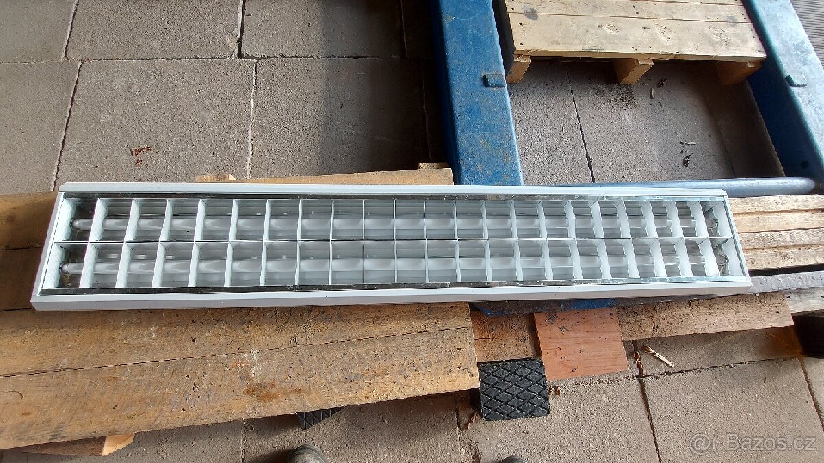 Zarivkova telesa s trubicemi 150cm