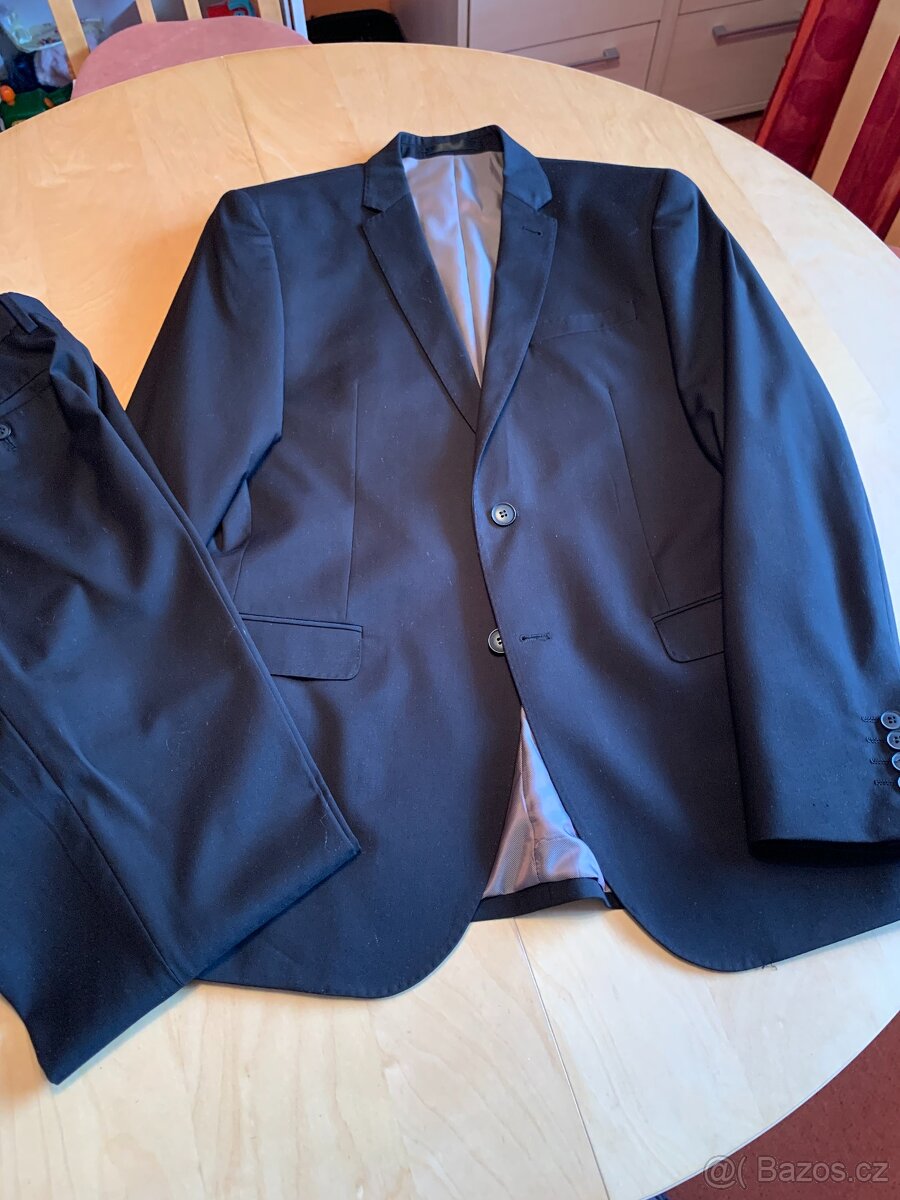 pánský černý oblek - vel. M - slim fit