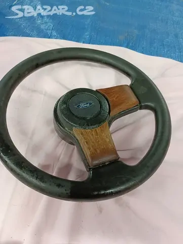 Volant starý ford
