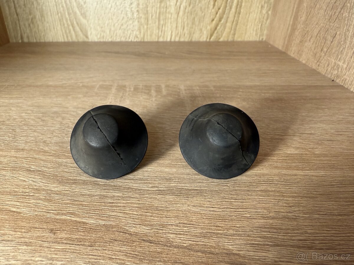 Dorazy kapoty Superb 1