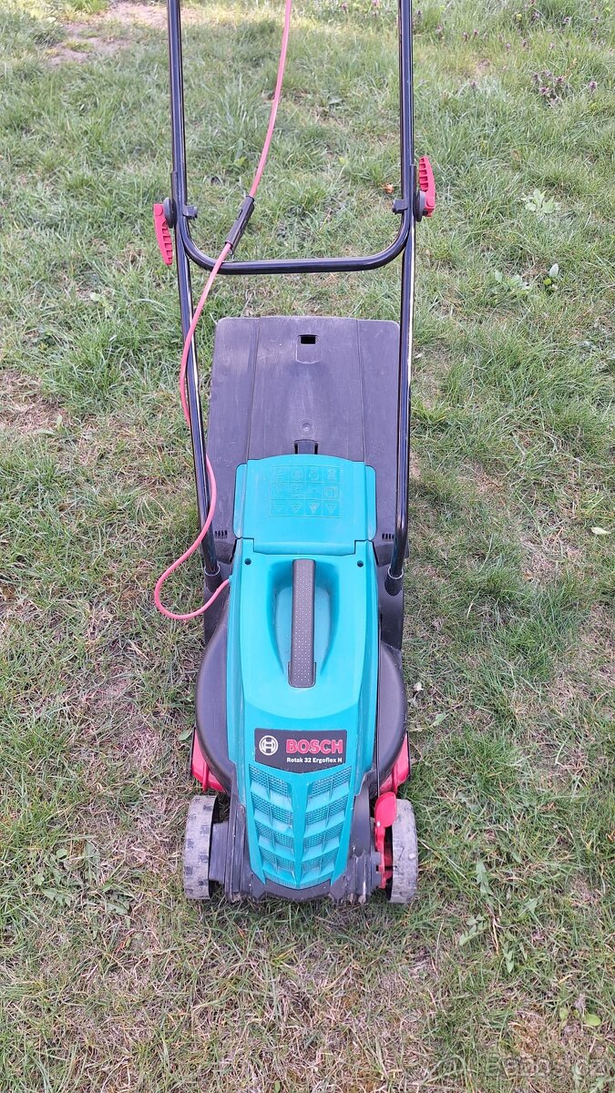 Elektrická sekačka Bosch