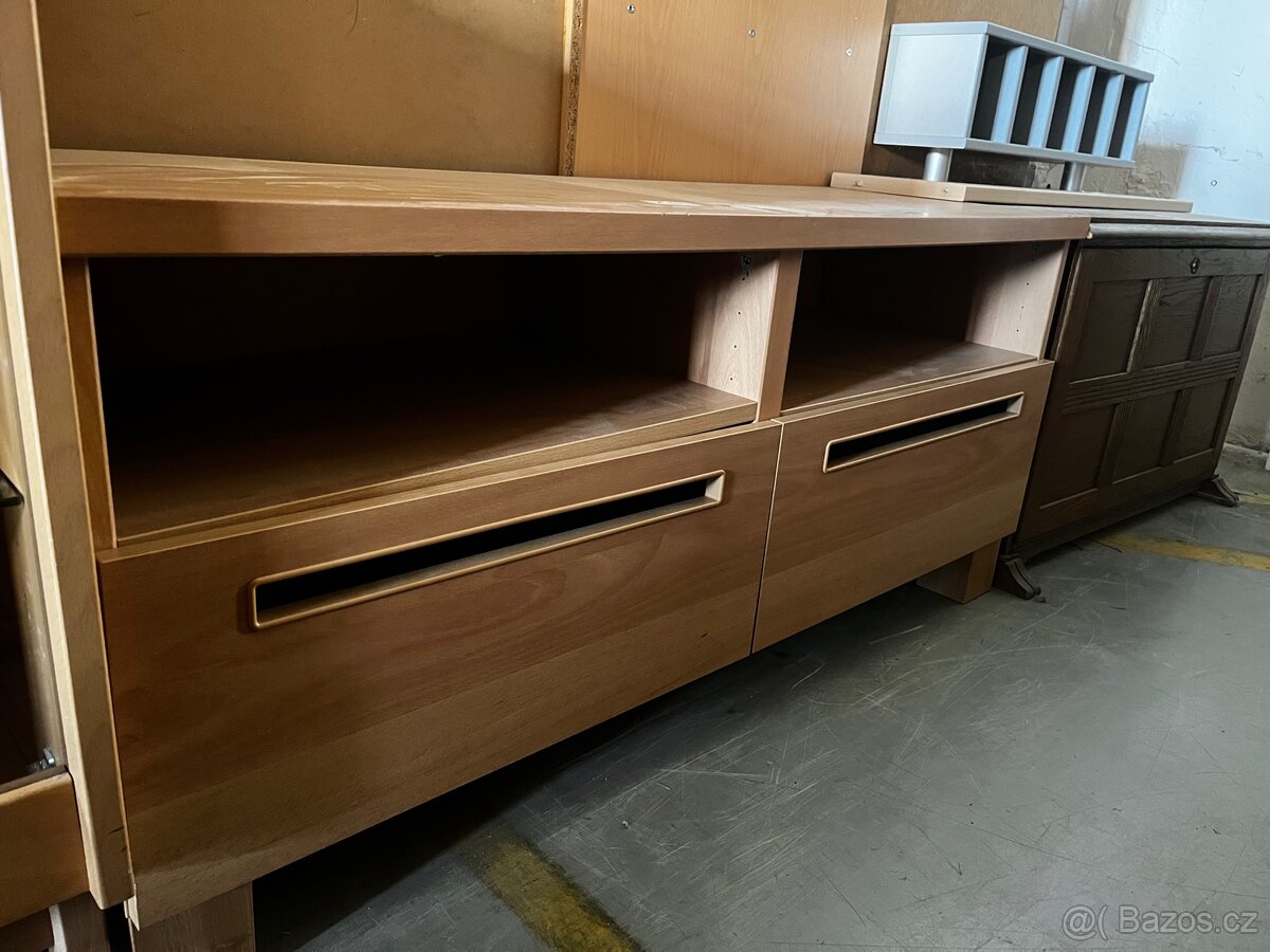 Televizní stolek