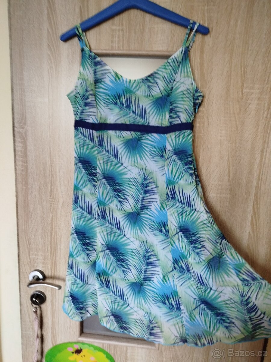 Lehké dámské šaty