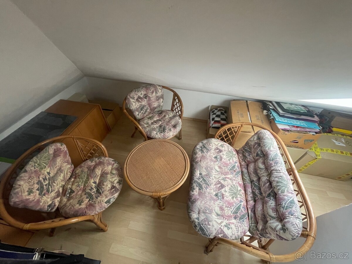 Ratanová sedací souprava s polstry