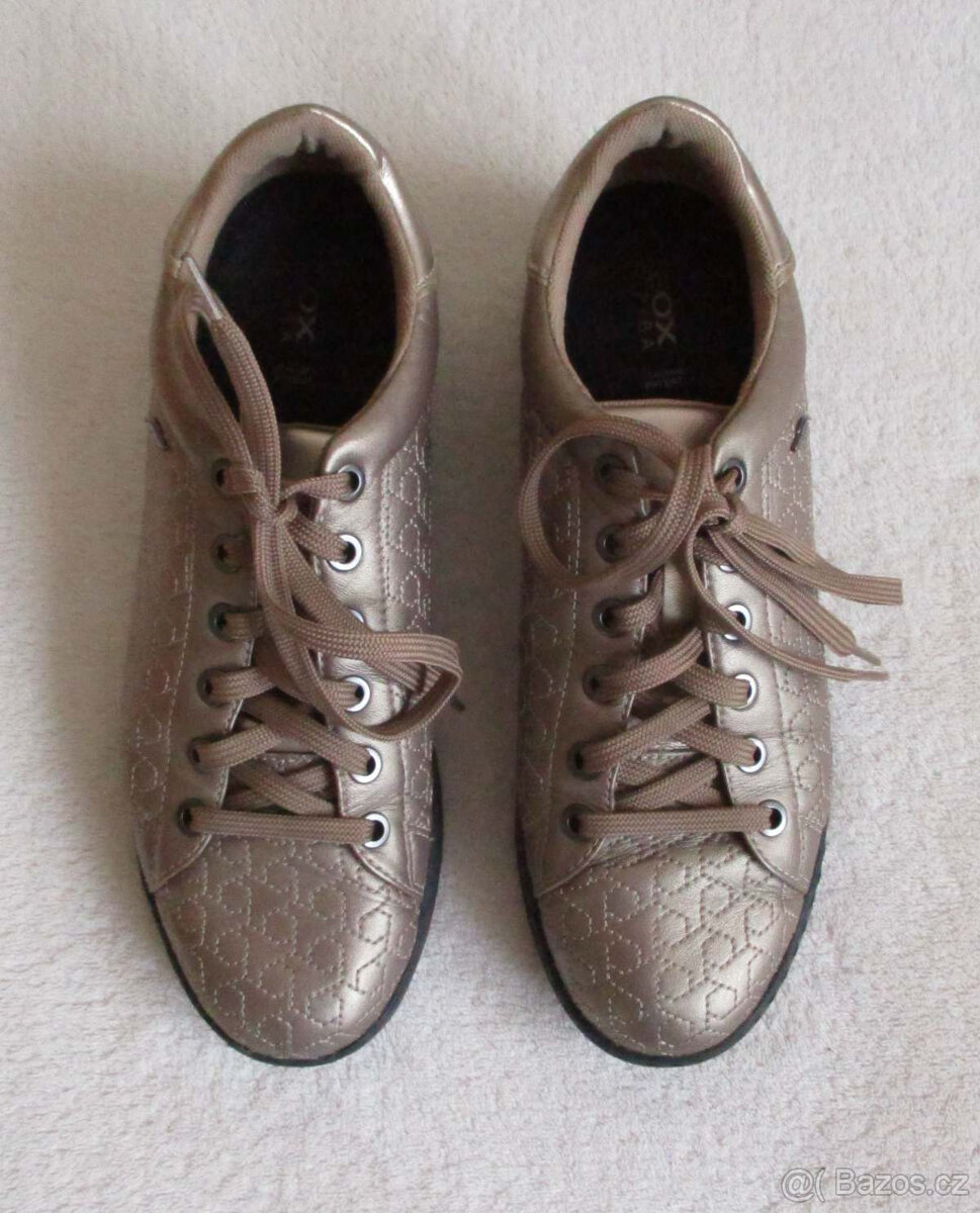Dámské kožené polobotky sneakersy zlaté Geox 38