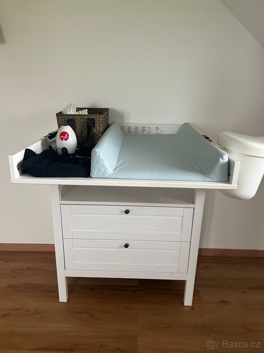 Prebalovaci stul ikea sundvik