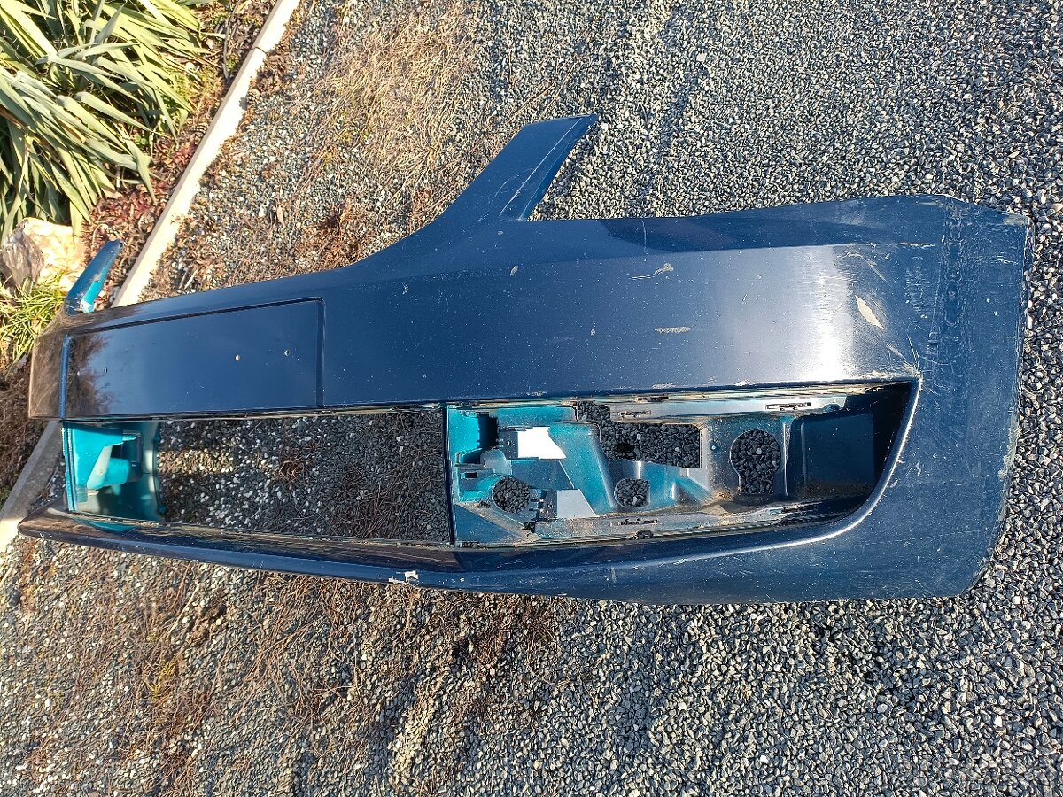 Přední nárazník na Škoda Octavia III