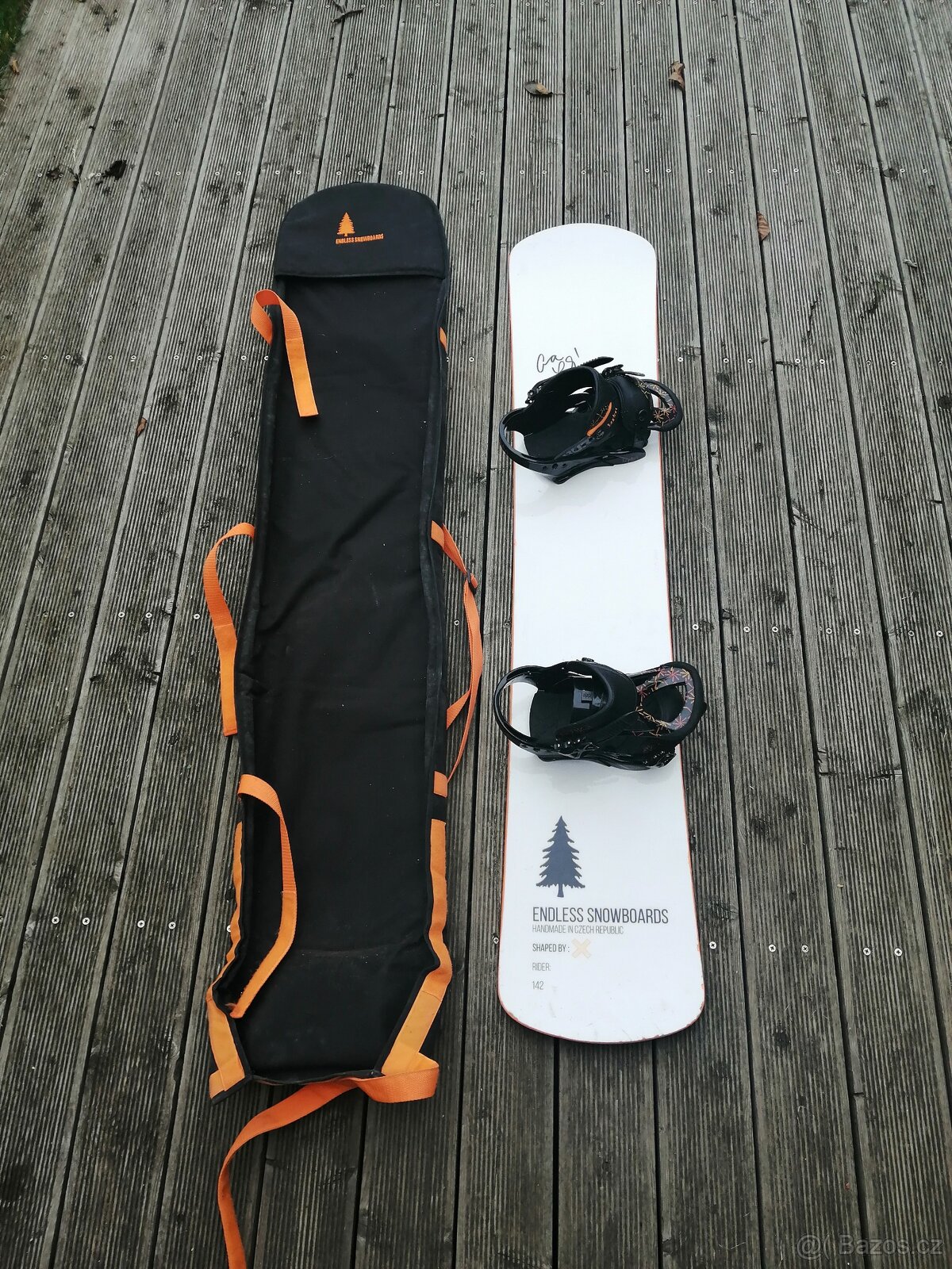 Snowboard Endless 142 s vázáním Burton