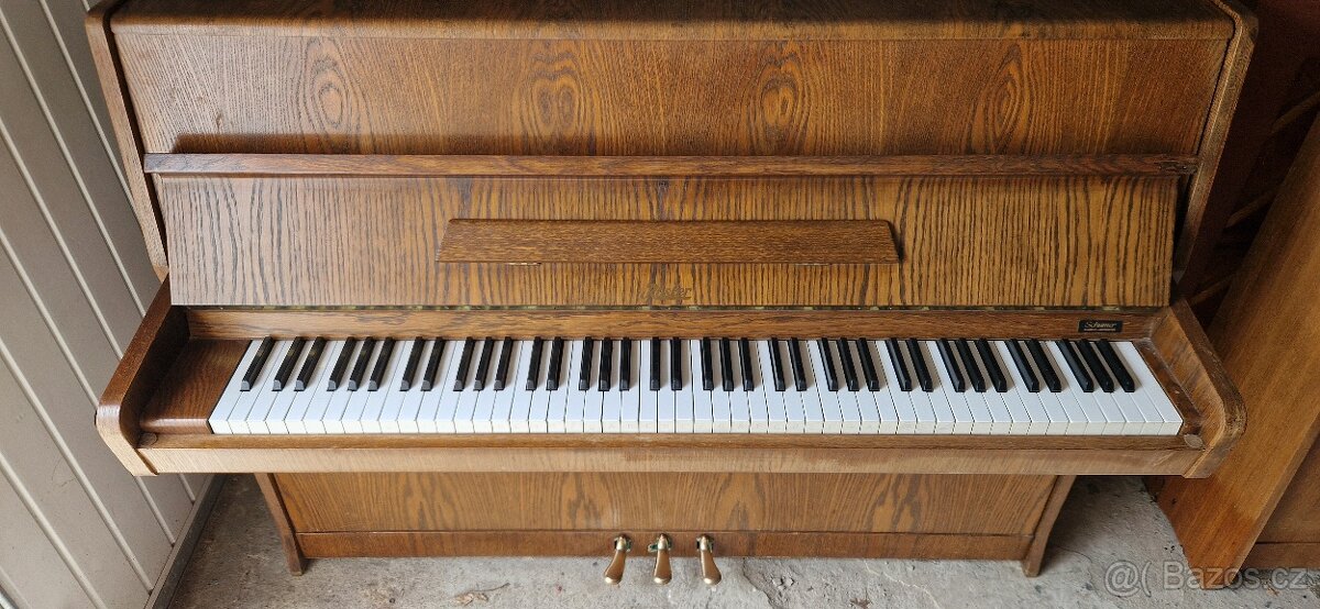 Piano Rösler - Petrof - Dub