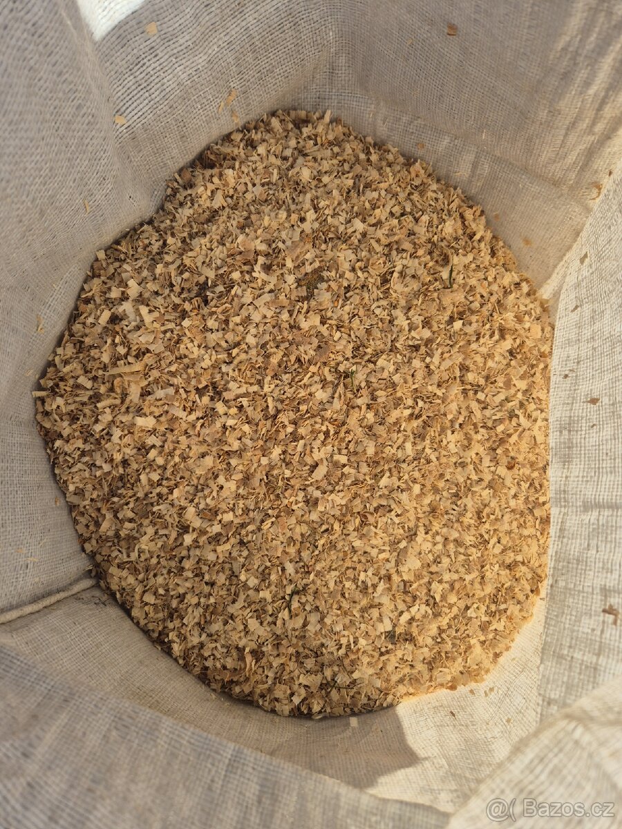 Prodám pytle s pilinami