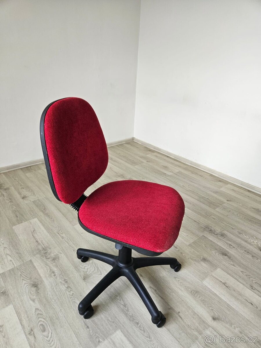 židle k PC na kolečkách
