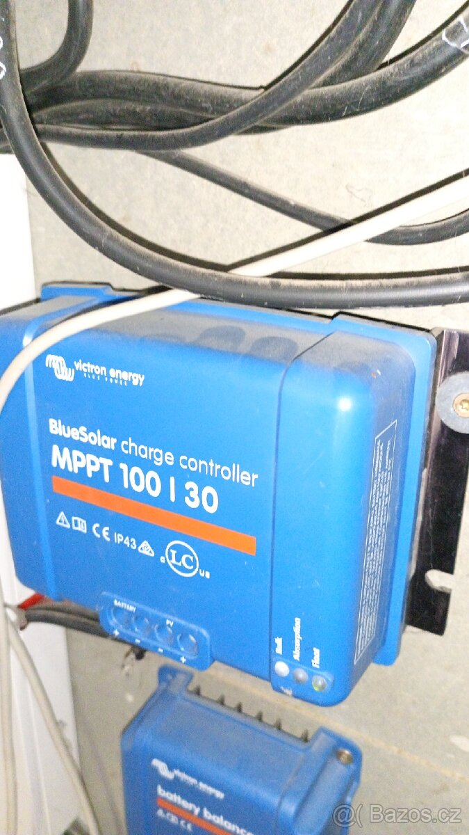 Regulátor Victron Blue solar 100/30