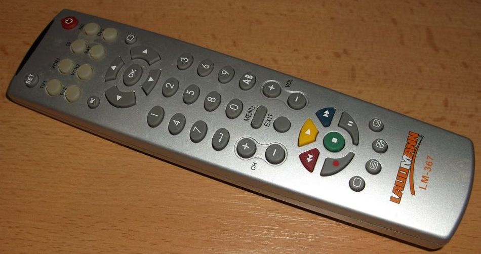Univerzální ovladač TV/CD/Aux/VCR/SAT/DVD
