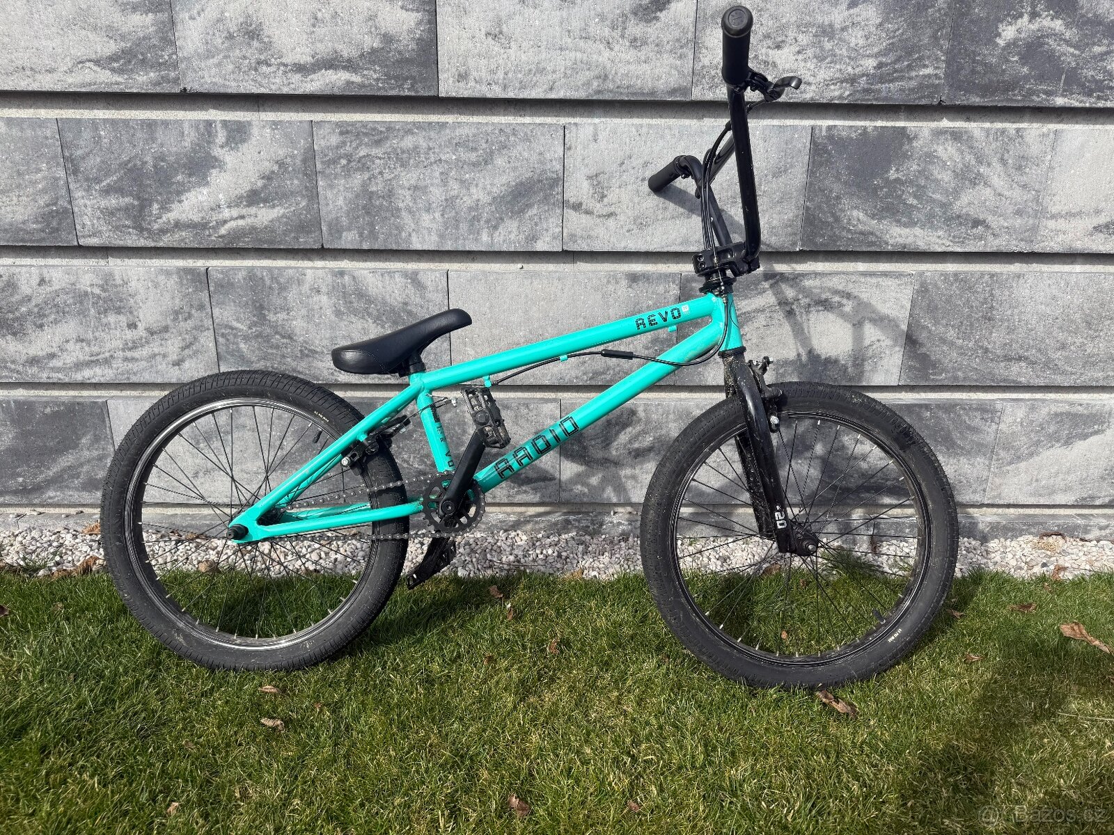 Radio Revo 20"