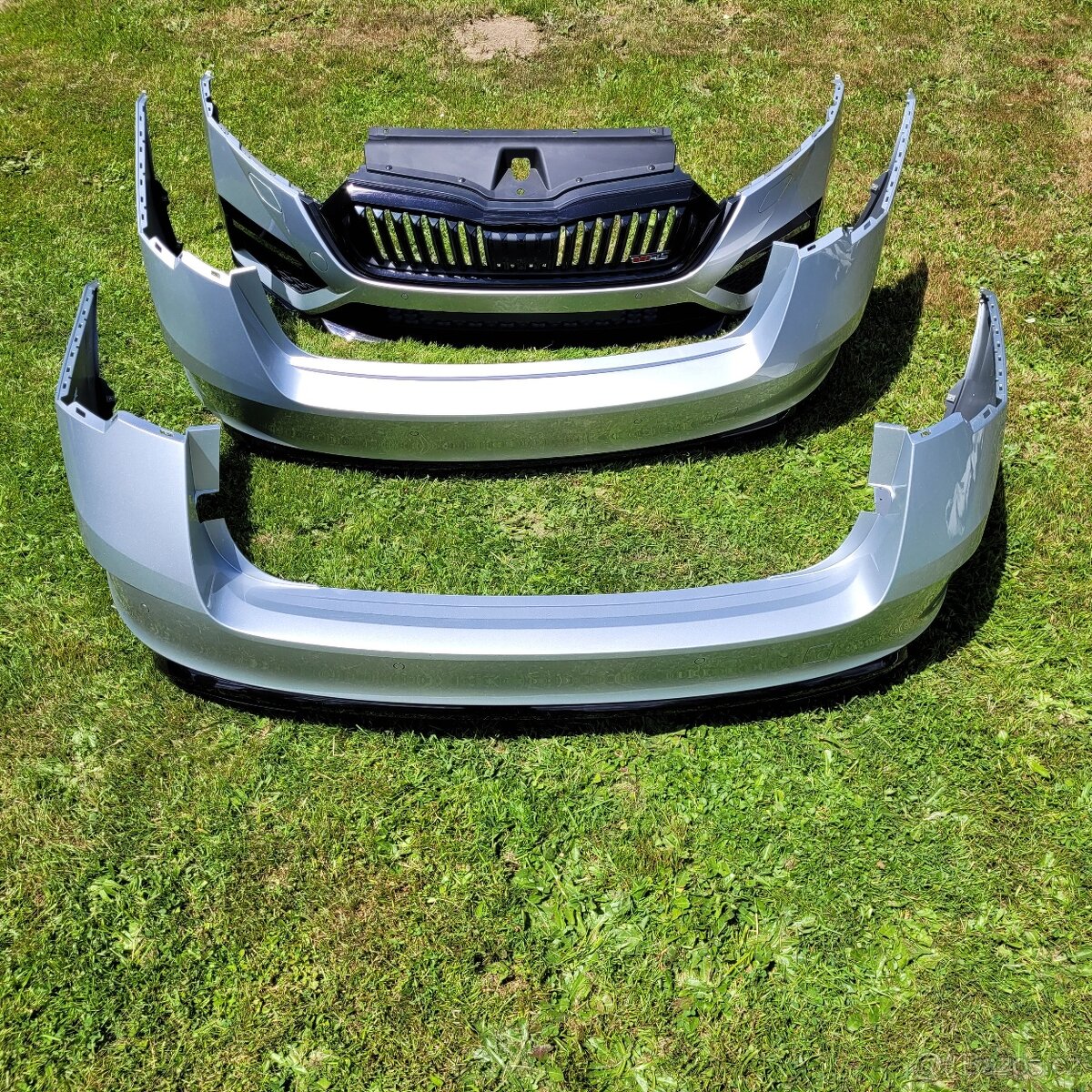 Octavia 4 Rs přední zadní nárazník La7w stříbrný