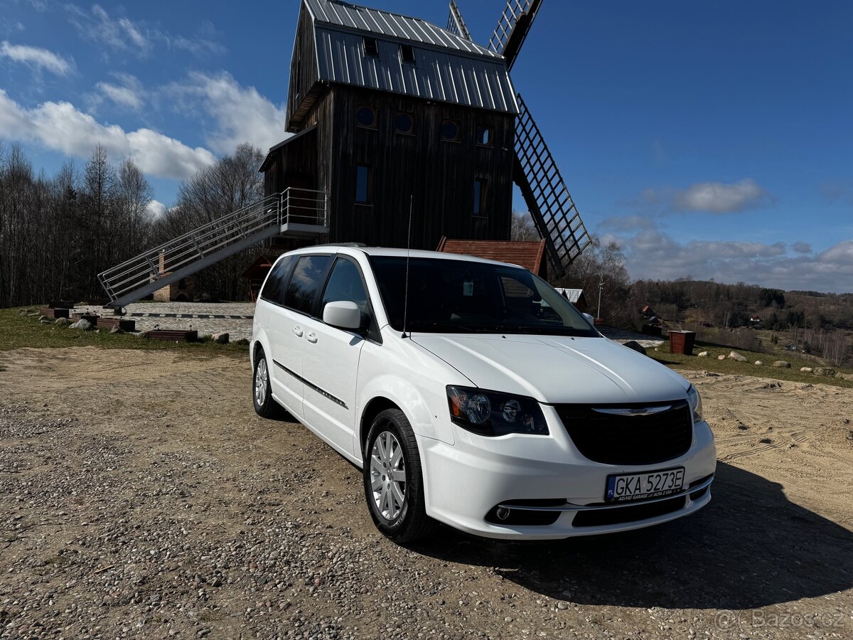 Chrysler Town country