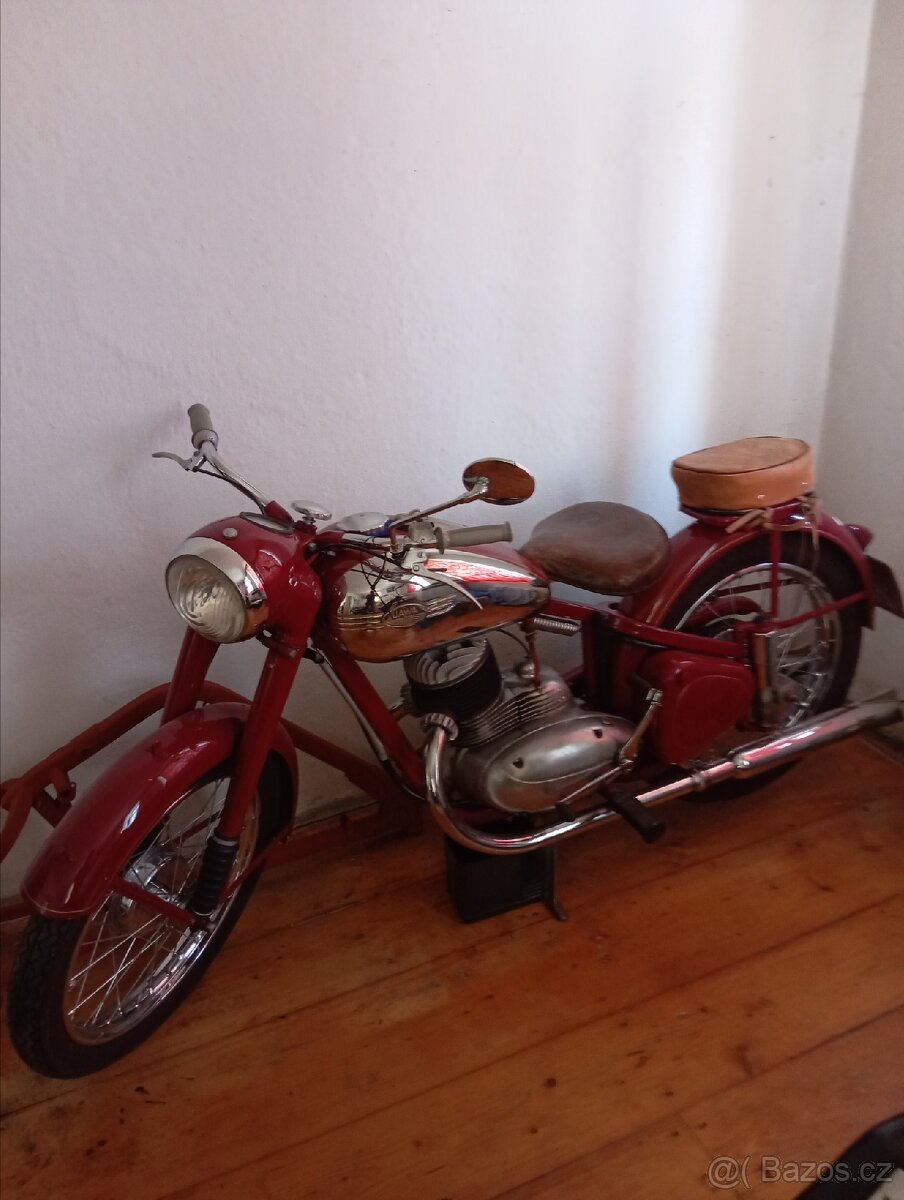 Jawa 350,250 pérák