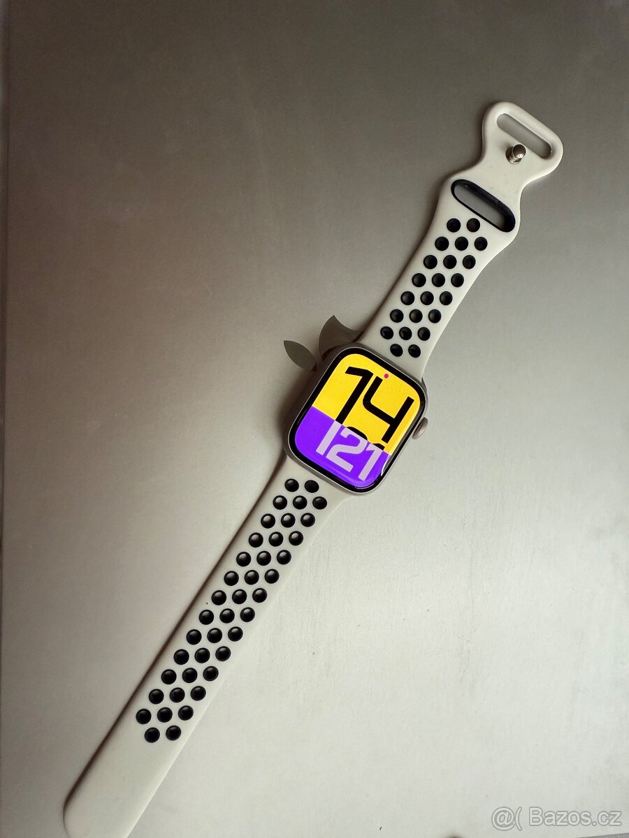 Apple Watch Series 9 – 41mm (GPS), bílé sportovní pásky – dr