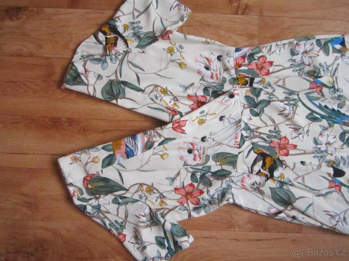 Elegantní šaty vel. M/L, Německo, kvalitní látka, d. 122 cm
