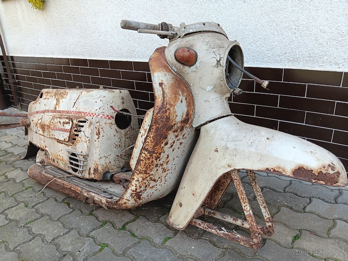 skutr Tatran manet 125 bez motoru