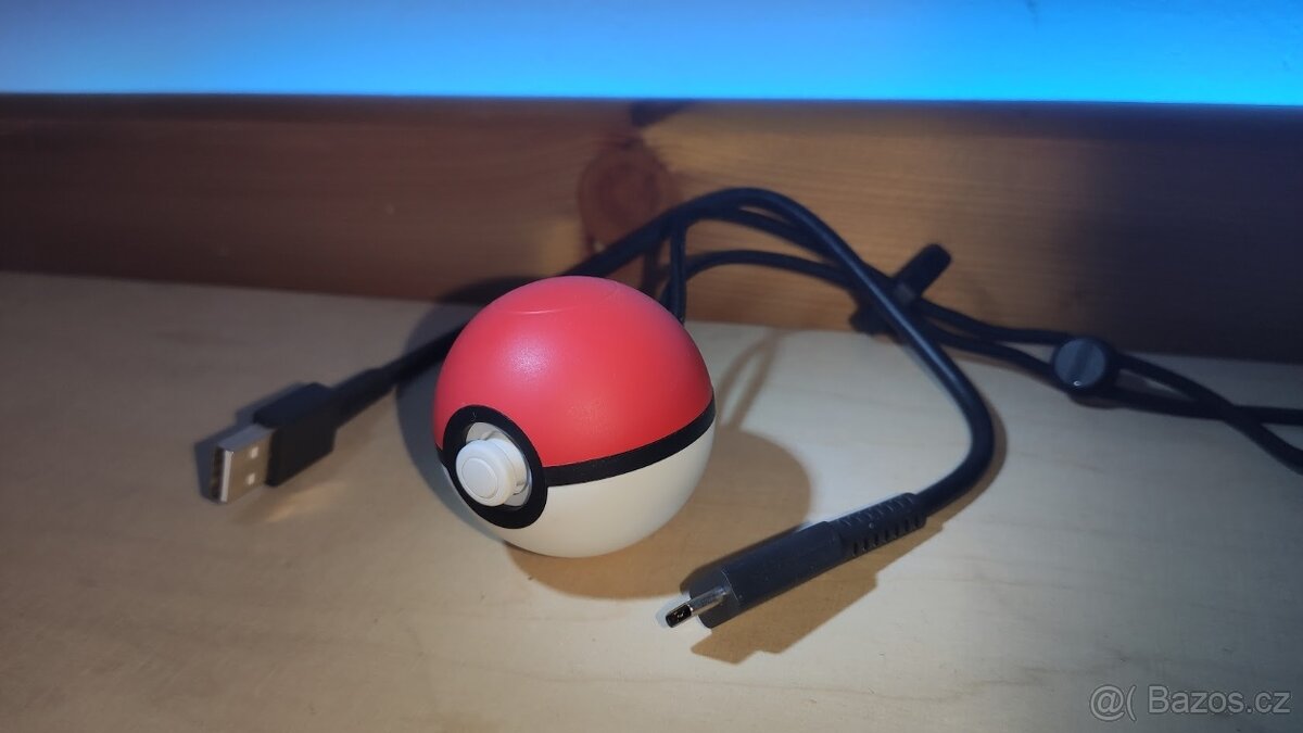 Nintendo Switch Pokéball Plus ovládač