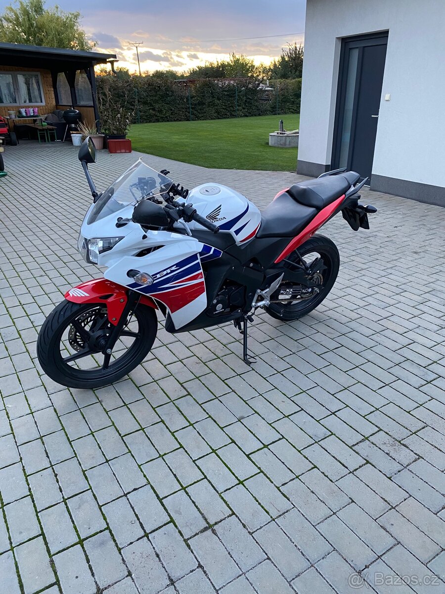 Honda cbr 125r 2015
