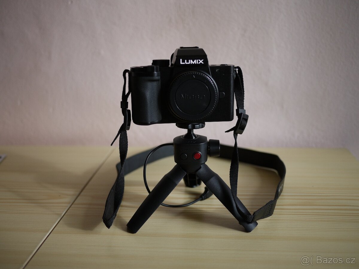 Fotoaparát Panasonic G100+stativ a brašna Panasonic...