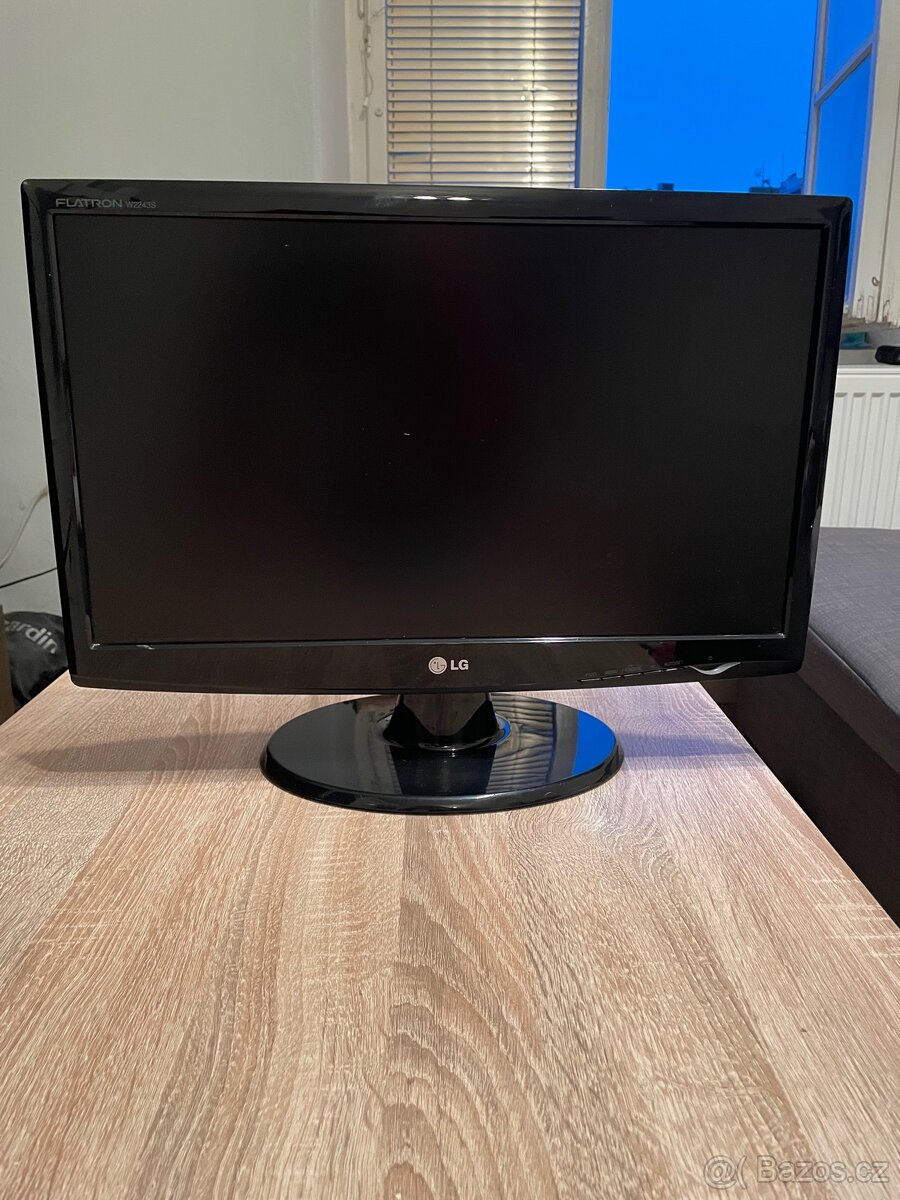 Monitor LG W2234S 22 palců