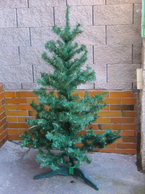 Prodám UMĚLÝ VÁNOČNÍ STROMEČEK 110; 120; a 155cm