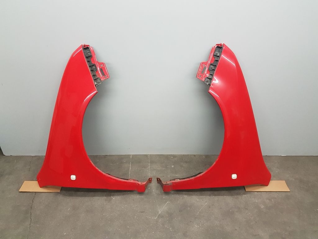 Přední blatníky Fabia I, červené 8180 + kapota