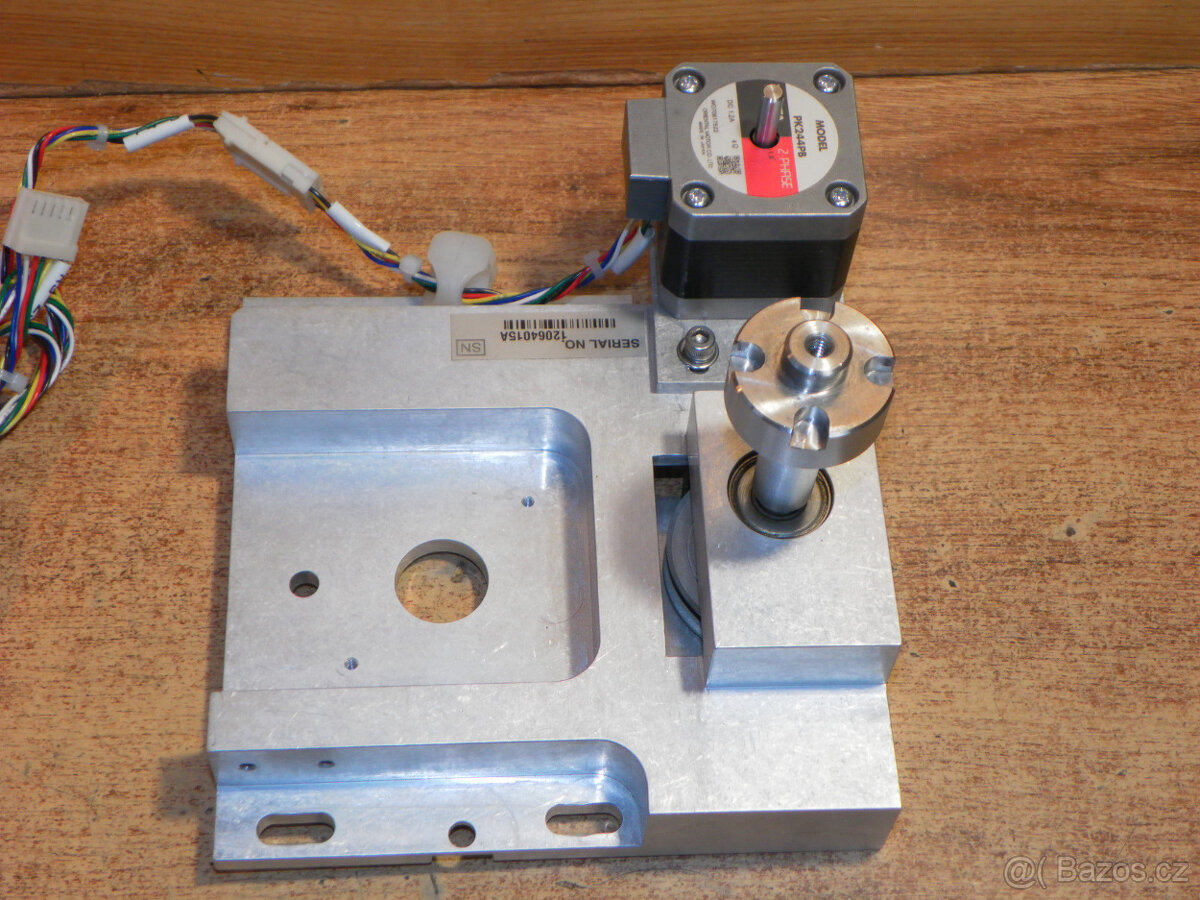 Rotační pohyb s krokovým motorem a převodovkou VEXTA PK244PB