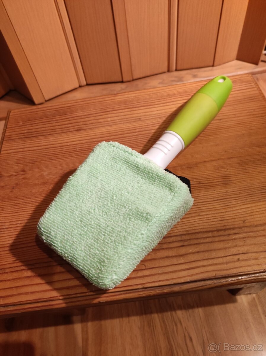 Na mytí auta skla atd.