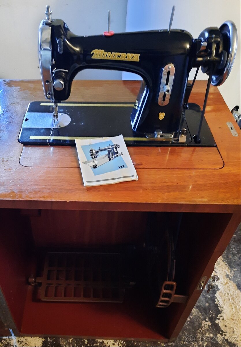 Šicí stroj Minerva 122