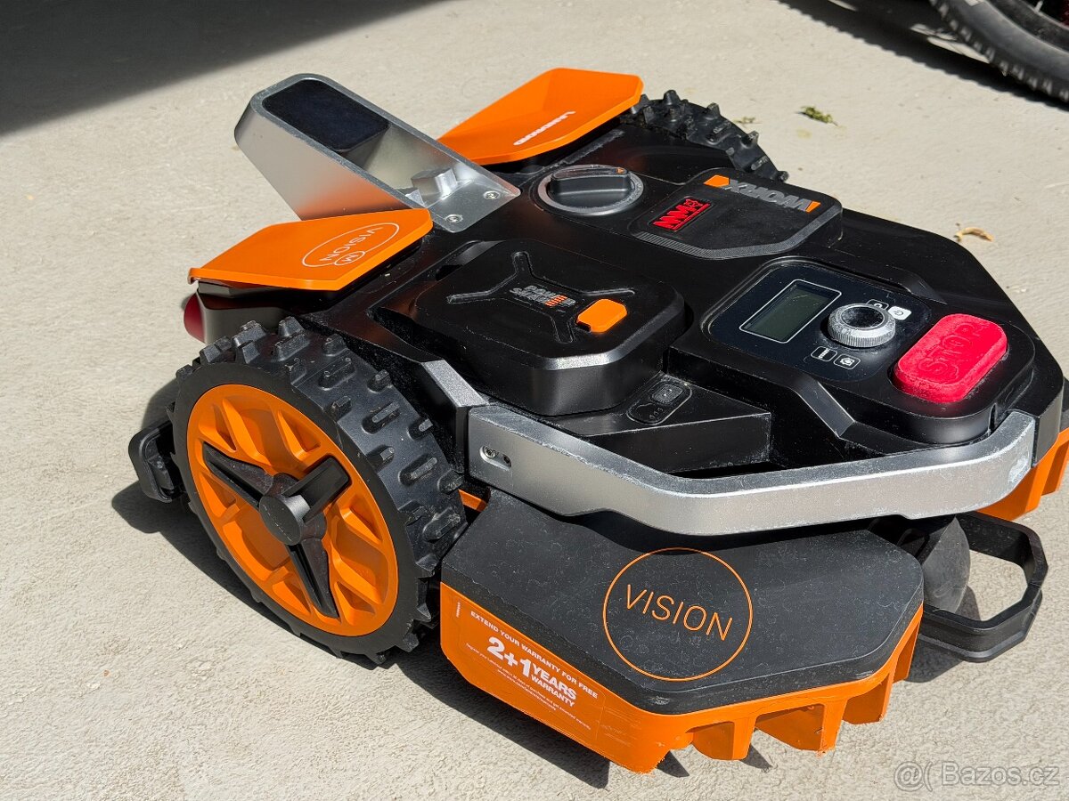 Robotická sekačka Worx Landroid Vision M6