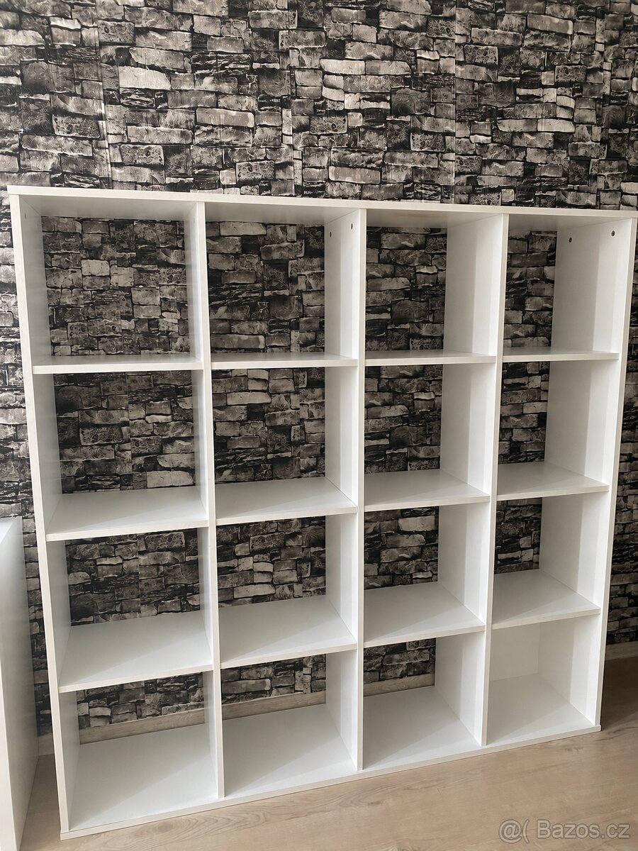 IKEA KALLAX 4×4 – bílý, výborný stav