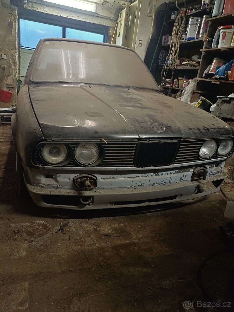 BMW e30 coupe 320i