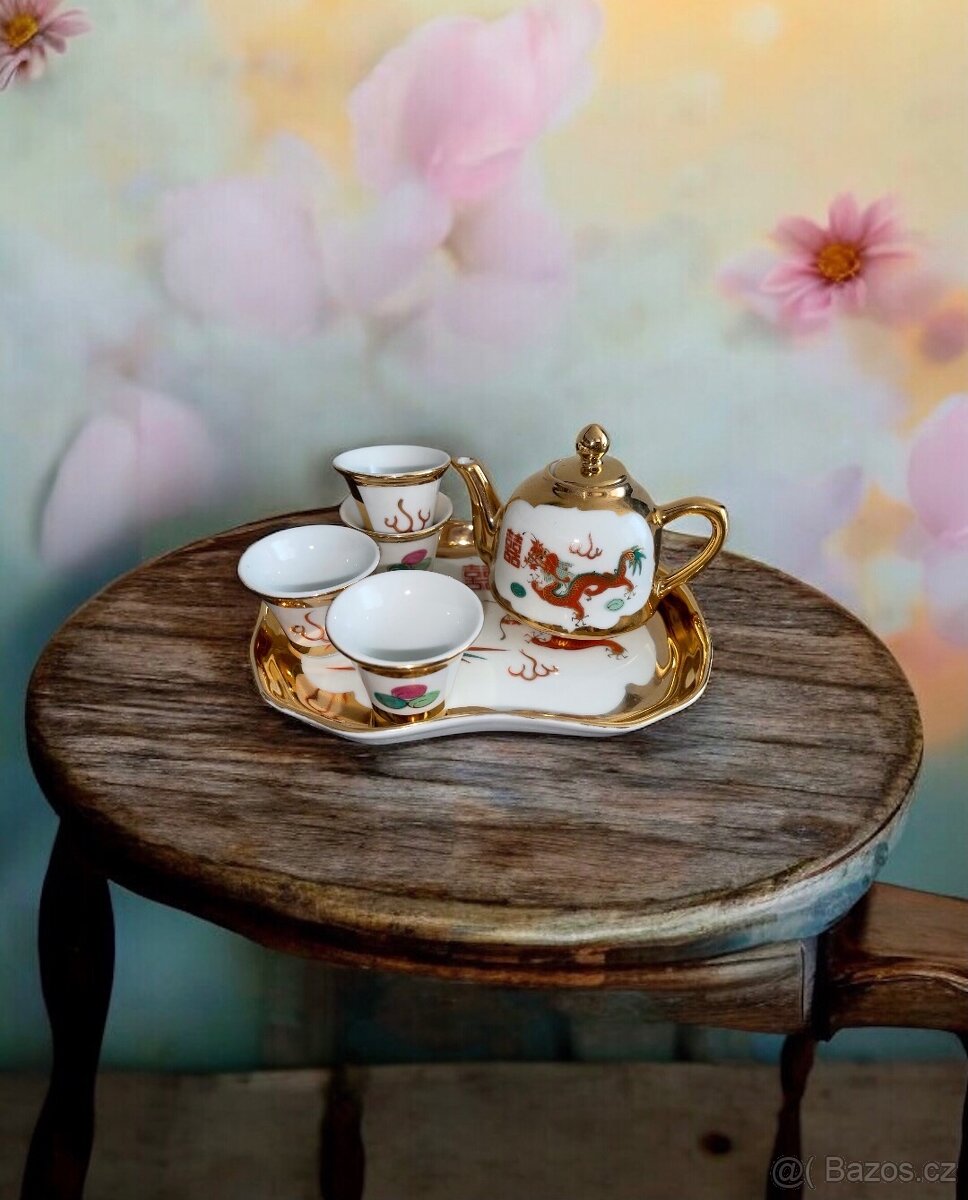 Značený čajový servis, porcelánový čínský drak
