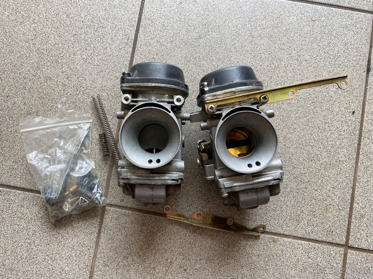 Karburátory Mikuni BST 33