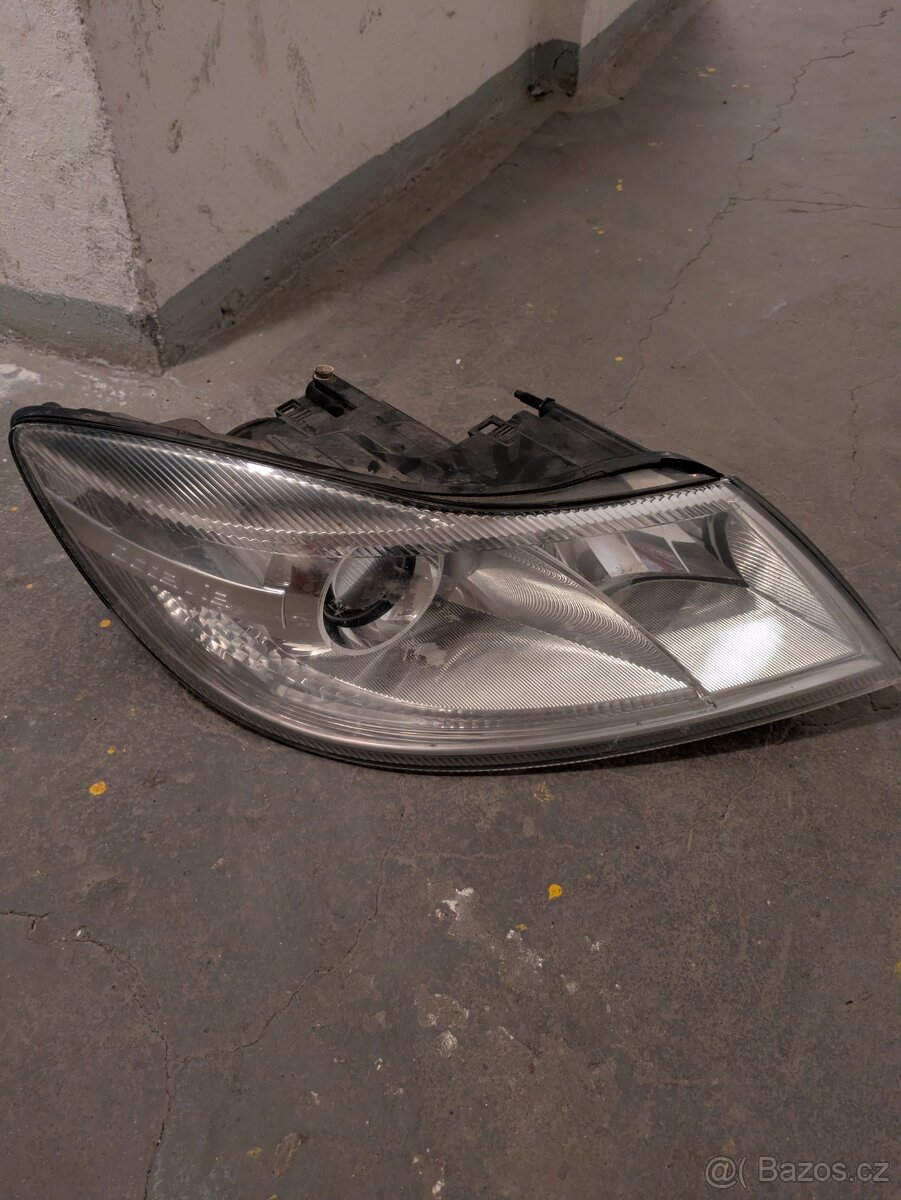 Přední lampa Škoda Octavia 2. 2000kč