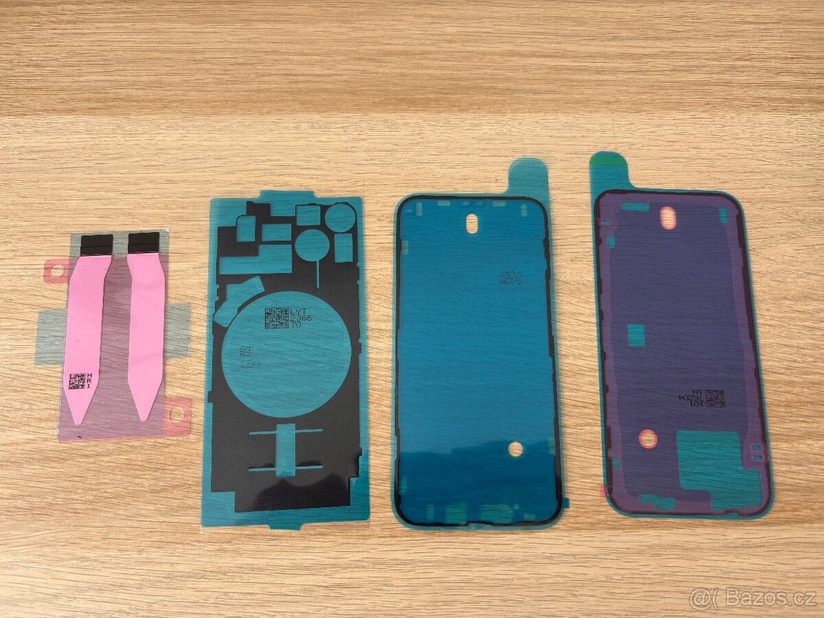 iPhone 14 těsnění
