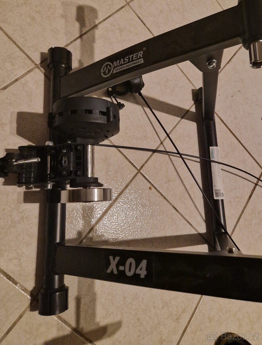 Master cyklistický trenažér X-04
